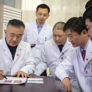 记河南中医药大学附属郑州大肠肛门病医院院长巩跃生教授